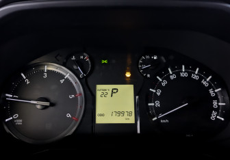 Подержанный автомобиль Toyota Land Cruiser Prado 2018 года (12 фото)