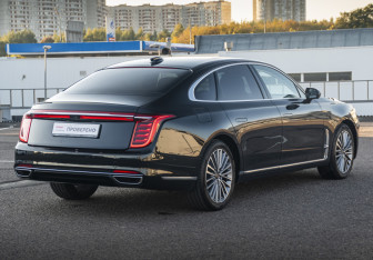 Подержанный автомобиль Hongqi H9 2020 года (5 фото)