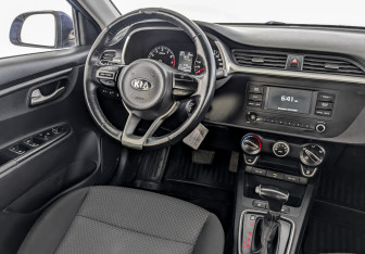 Подержанный автомобиль Kia Rio Hatchback 2021 года (25 фото)