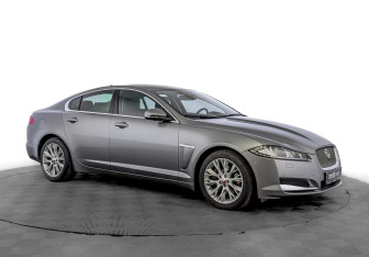 Подержанный автомобиль Jaguar XF Sedan 2014 года (3 фото)