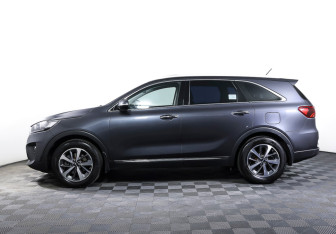 Подержанный автомобиль Kia Sorento 2019 года (8 фото)