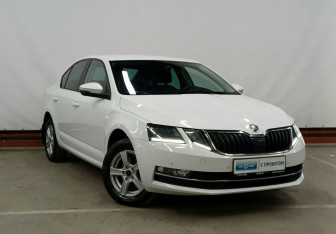 Подержанный автомобиль Skoda Octavia Liftback 2018 года (3 фото)