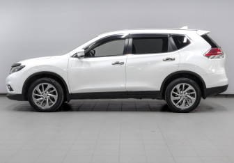 Подержанный автомобиль Nissan X-Trail 2017 года (8 фото)