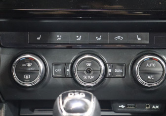 Подержанный автомобиль Skoda Octavia Liftback 2013 года (19 фото)