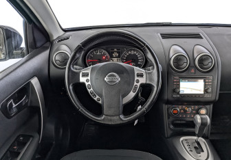 Подержанный автомобиль Nissan Qashqai 2011 года (22 фото)