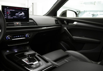 Подержанный автомобиль Audi Q5 2024 года (21 фото)