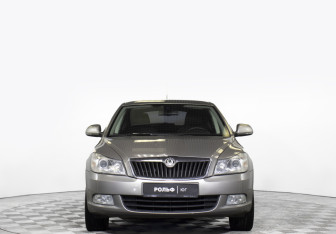 Подержанный автомобиль Skoda Octavia Liftback 2009 года (2 фото)