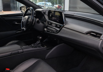 Подержанный автомобиль Lexus ES 2021 года (9 фото)