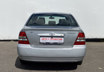 Подержанный автомобиль Toyota Corolla Sedan 2002 года (6 фото)