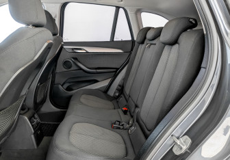 Подержанный автомобиль BMW X1 2019 года (12 фото)