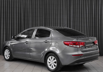 Подержанный автомобиль Kia Rio Sedan 2016 года (7 фото)