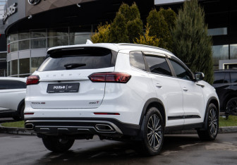 Подержанный автомобиль Chery Tiggo 8 Pro 2021 года (3 фото)