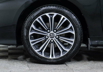 Подержанный автомобиль Toyota Corolla Sedan 2019 года (6 фото)
