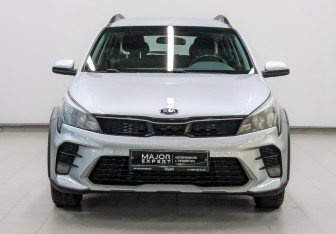 Подержанный автомобиль Kia Rio Hatchback 2021 года (2 фото)