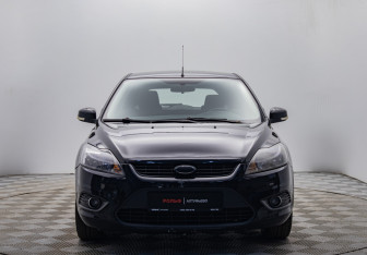 Подержанный автомобиль Ford Focus Hatchback 2008 года (8 фото)
