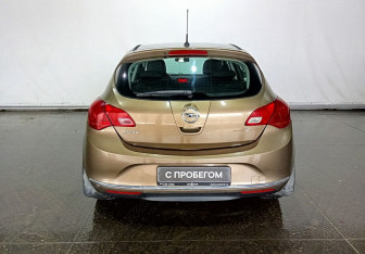 Подержанный автомобиль Opel Astra Hatchback 2014 года (6 фото)