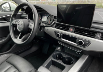 Подержанный автомобиль Audi A4 Sedan 2022 года (9 фото)