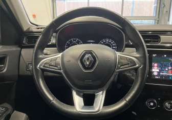 Подержанный автомобиль Renault Arkana 2019 года (18 фото)