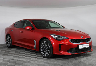 Подержанный автомобиль Kia Stinger 2019 года (3 фото)