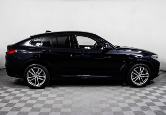 Подержанный автомобиль BMW X4 2018 года (4 фото)