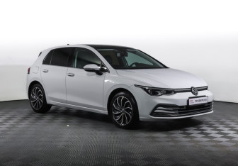 Подержанный автомобиль Volkswagen Golf Hatchback 2020 года (3 фото)
