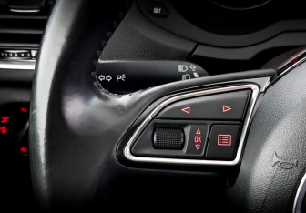 Подержанный автомобиль Audi Q3 2015 года (28 фото)