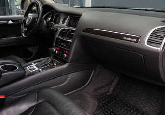 Подержанный автомобиль Audi Q7 2012 года (7 фото)