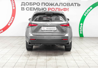 Подержанный автомобиль Lexus NX 2015 года (5 фото)