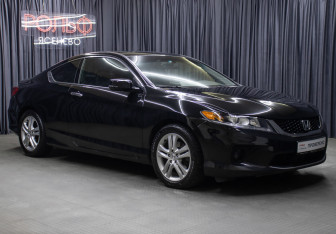 Подержанный автомобиль Honda Accord Coupe 2012 года (3 фото)