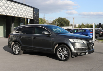 Подержанный автомобиль Audi Q7 2007 года (3 фото)