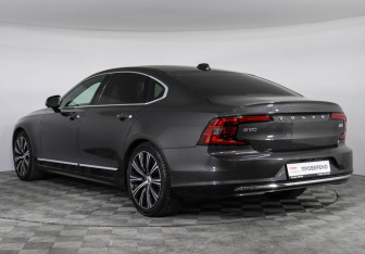 Подержанный автомобиль Volvo S90 2021 года (7 фото)