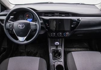 Подержанный автомобиль Toyota Corolla Sedan 2014 года (13 фото)