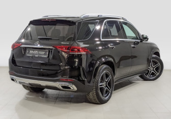 Подержанный автомобиль Mercedes-Benz GLE 2021 года (5 фото)