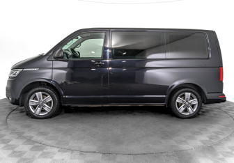 Подержанный автомобиль Volkswagen Multivan 2021 года (8 фото)