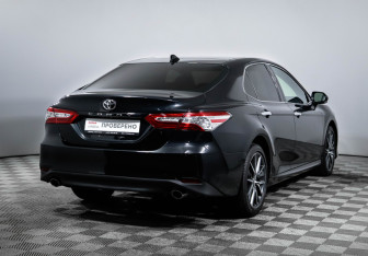 Подержанный автомобиль Toyota Camry Sedan 2023 года (5 фото)