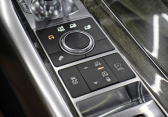 Подержанный автомобиль Land Rover Range Rover Sport 2016 года (19 фото)