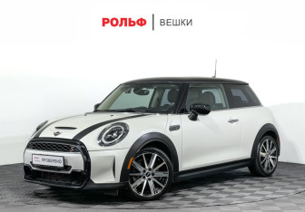 Подержанный автомобиль MINI Hatch 2023 года (19 фото)