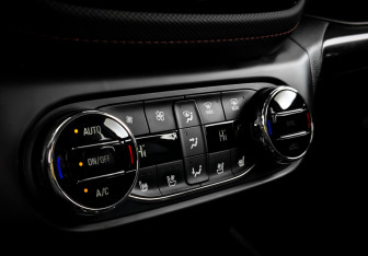 Подержанный автомобиль Chevrolet TrailBlazer 2021 года (28 фото)