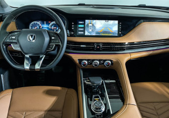 Подержанный автомобиль Changan CS95 2023 года (12 фото)