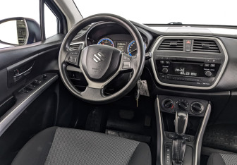 Подержанный автомобиль Suzuki SX4 Hatchback 2014 года (25 фото)