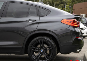 Подержанный автомобиль BMW X4 2017 года (30 фото)