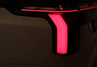 Подержанный автомобиль Zeekr 009 2023 года (33 фото)