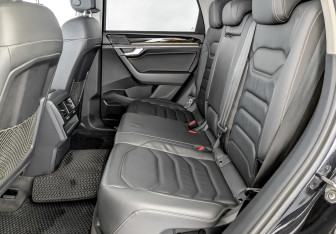 Подержанный автомобиль Volkswagen Touareg 2018 года (20 фото)