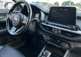 Подержанный автомобиль Kia K3 Sedan 2019 года (9 фото)