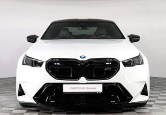 Новый BMW M5 Sedan 2025 (3 фото)