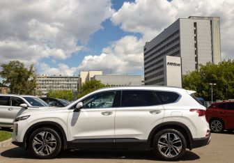 Подержанный автомобиль Hyundai Santa Fe 2020 года (6 фото)