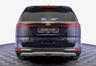 Подержанный автомобиль Kia Carnival 2021 года (6 фото)
