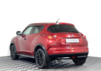 Подержанный автомобиль Nissan Juke 2011 года (7 фото)