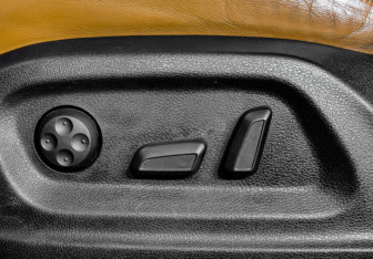 Подержанный автомобиль Audi Q3 2013 года (15 фото)