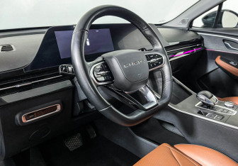 Подержанный автомобиль Omoda C5 2023 года (13 фото)